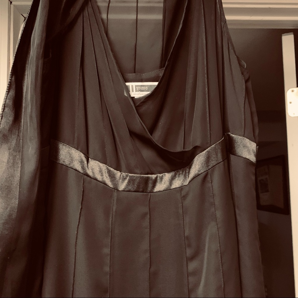 Black dinner dress with scarf. Size 14w. Silk ribbon through middle